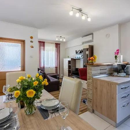 Apartman Fuer 4 Personen Ca 65 Qm In Crikvenica, Kvarner Bucht Und Umgebung *